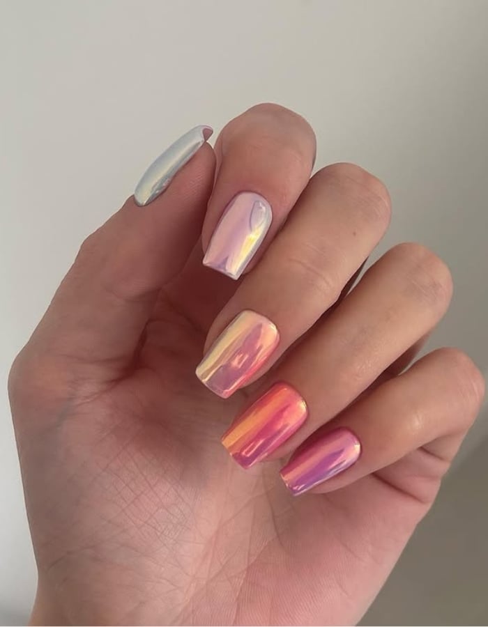 Iridescent Color Shift Chrome Medium Square Nails Iridescent Color Shift Chrome Medium Square Nails — Simple Metallic Nails