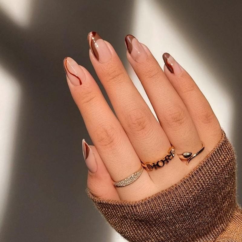 Medium Almond With Brown Red Lines Medium Almond With Brown Red Lines — Simple Minimalist Nails