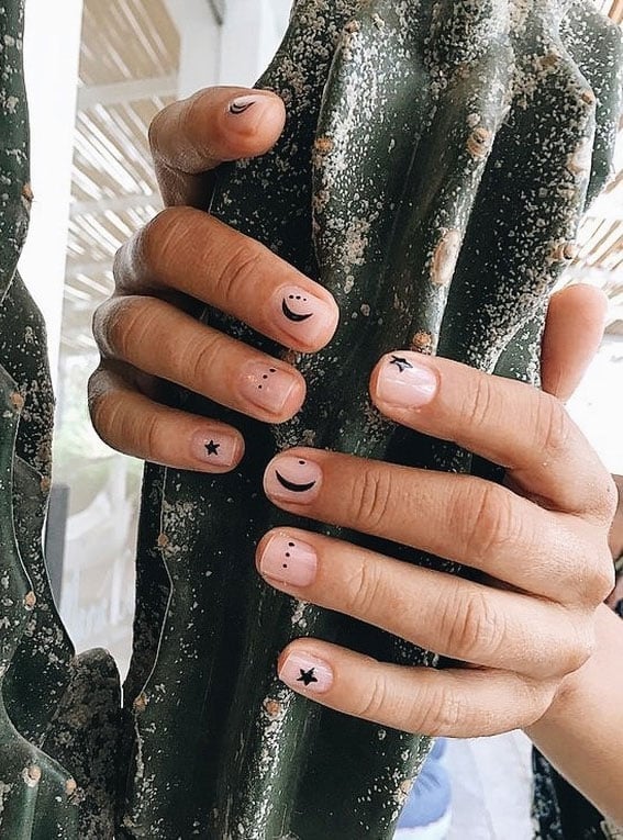 Short Oval With Cute Black Icons Short Oval With Cute Black Icons — Simple Minimalist Nails