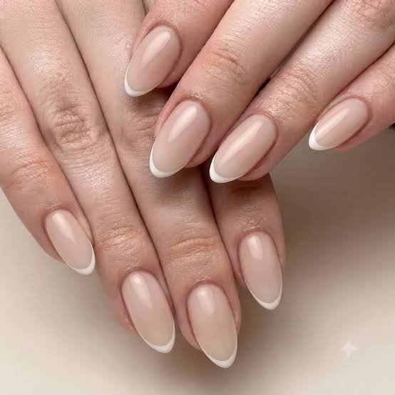 Medium Oval With White French Outline Medium Oval With White French Outline — Simple Minimalist Nails