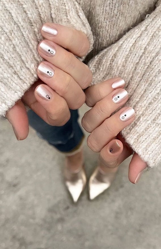 Short Square Pearlescent White Chrome Short Square Pearlescent White Chrome — Simple Minimalist Nails