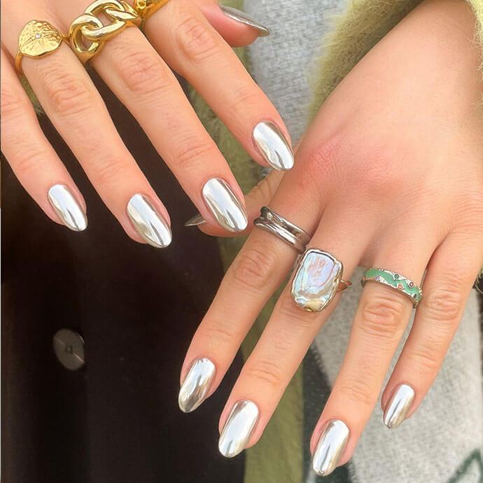 Medium Oval Silver Chrome Nails Medium Oval Silver Chrome Nails — Simple Nail Art Inspo