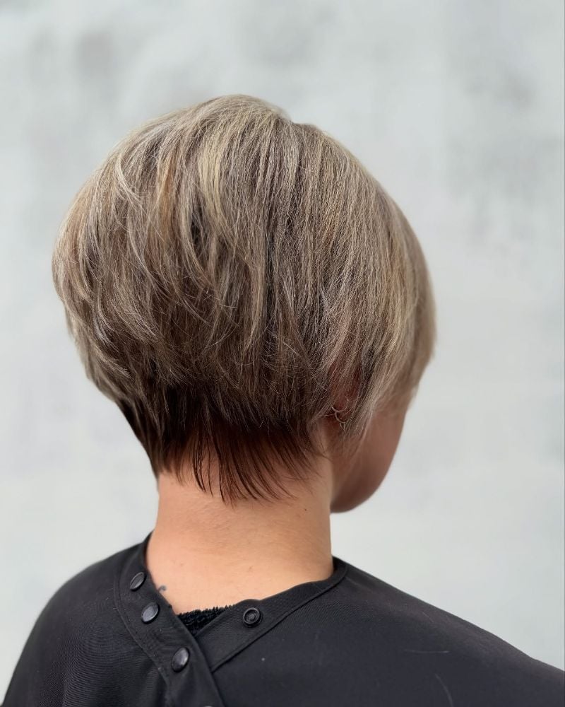 Ash Blonde Pixie Bob Stacked Layers Ash Blonde Pixie Bob Stacked Layers — Simple Pixie Bob