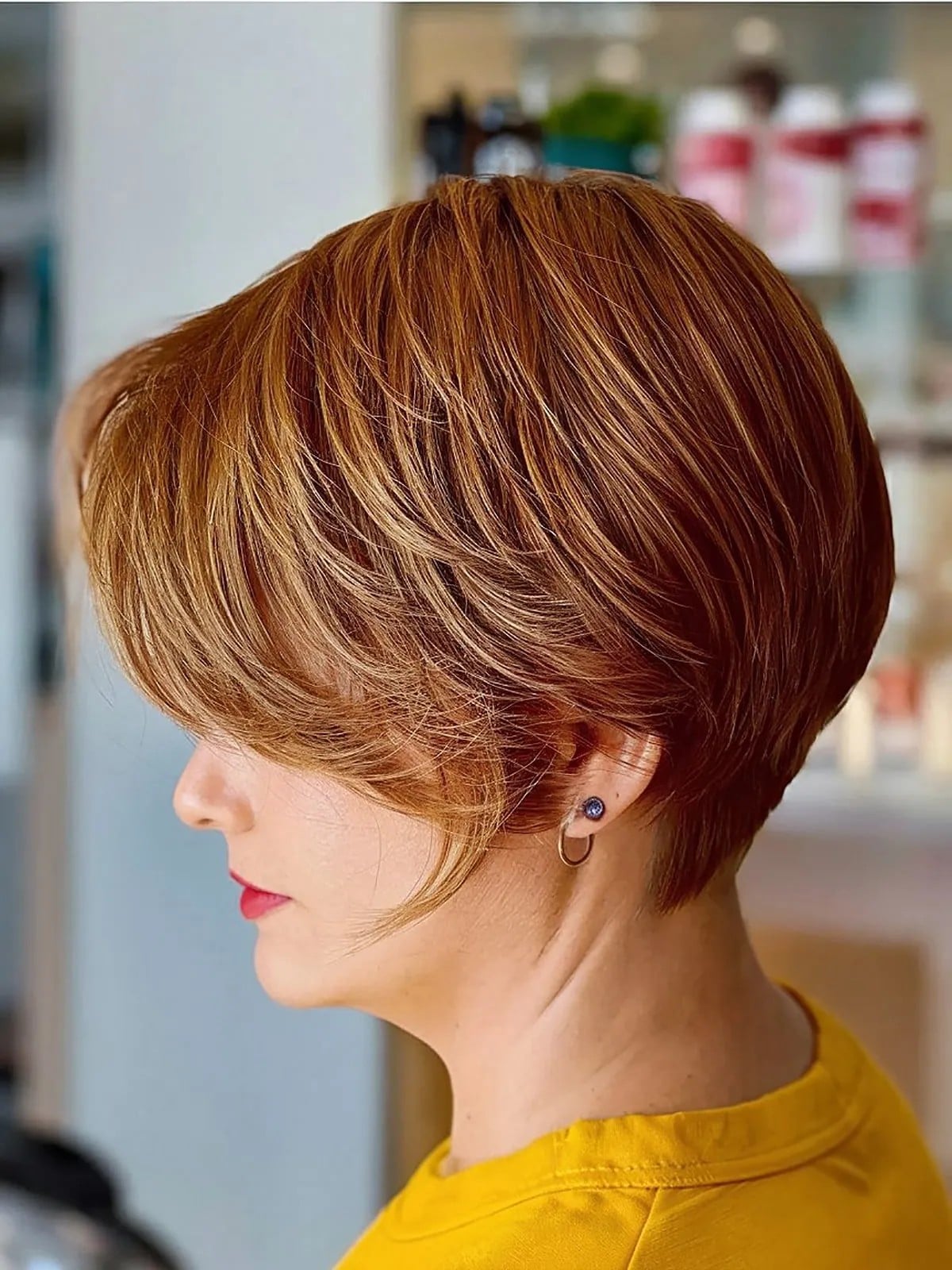 Copper Layered Bob Blonde Highlights Copper Layered Bob Blonde Highlights — Simple Pixie Bob