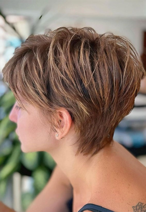 Honey Brown Pixie Cut Textured Highlights Honey Brown Pixie Cut Textured Highlights — Simple Pixie Bob
