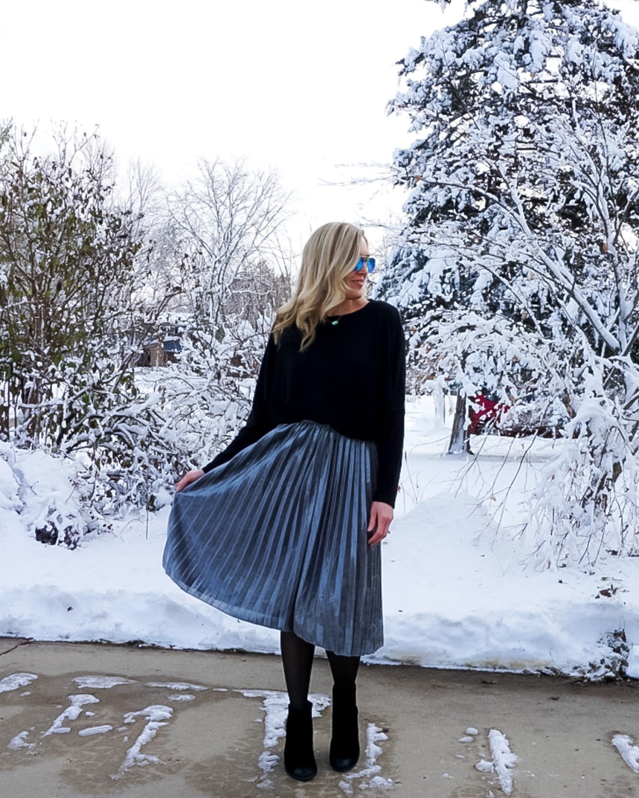 Silver Metallic Pleated Midi Skirt with Crew-Neck Sweater and Ankle Silver Metallic Pleated Midi Skirt with Crew-Neck Sweater and Ankle — Simple Pleated Skirt Outfits