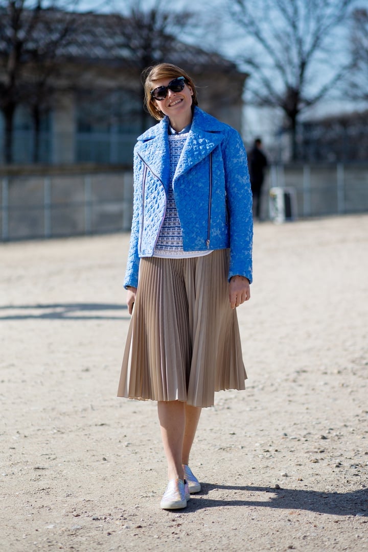 Beige Pleated Midi Skirt with Patterned Sweater, Close-Up Take Beige Pleated Midi Skirt with Patterned Sweater, Close-Up Take — Simple Pleated Skirt Outfits