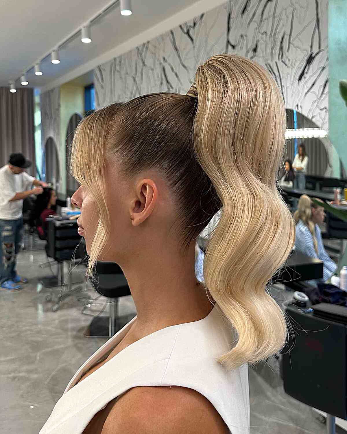 High Ponytail Voluminous Waves Curtain Bangs — Simple Pony Hairstyles
