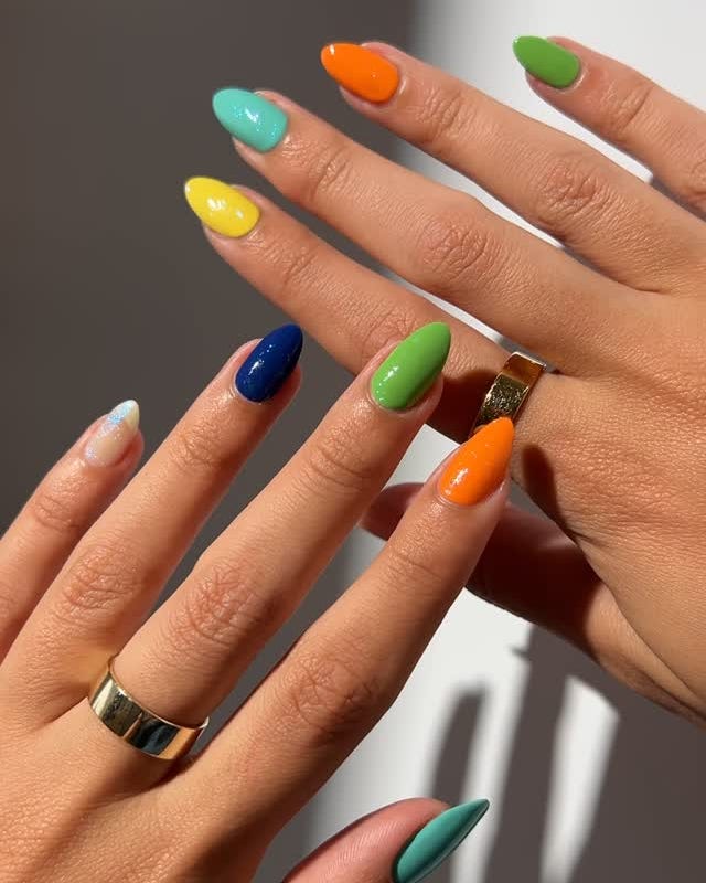 Solid Color Rainbow Medium Almond Nails Solid Color Rainbow Medium Almond Nails — Simple Rainbow Nails