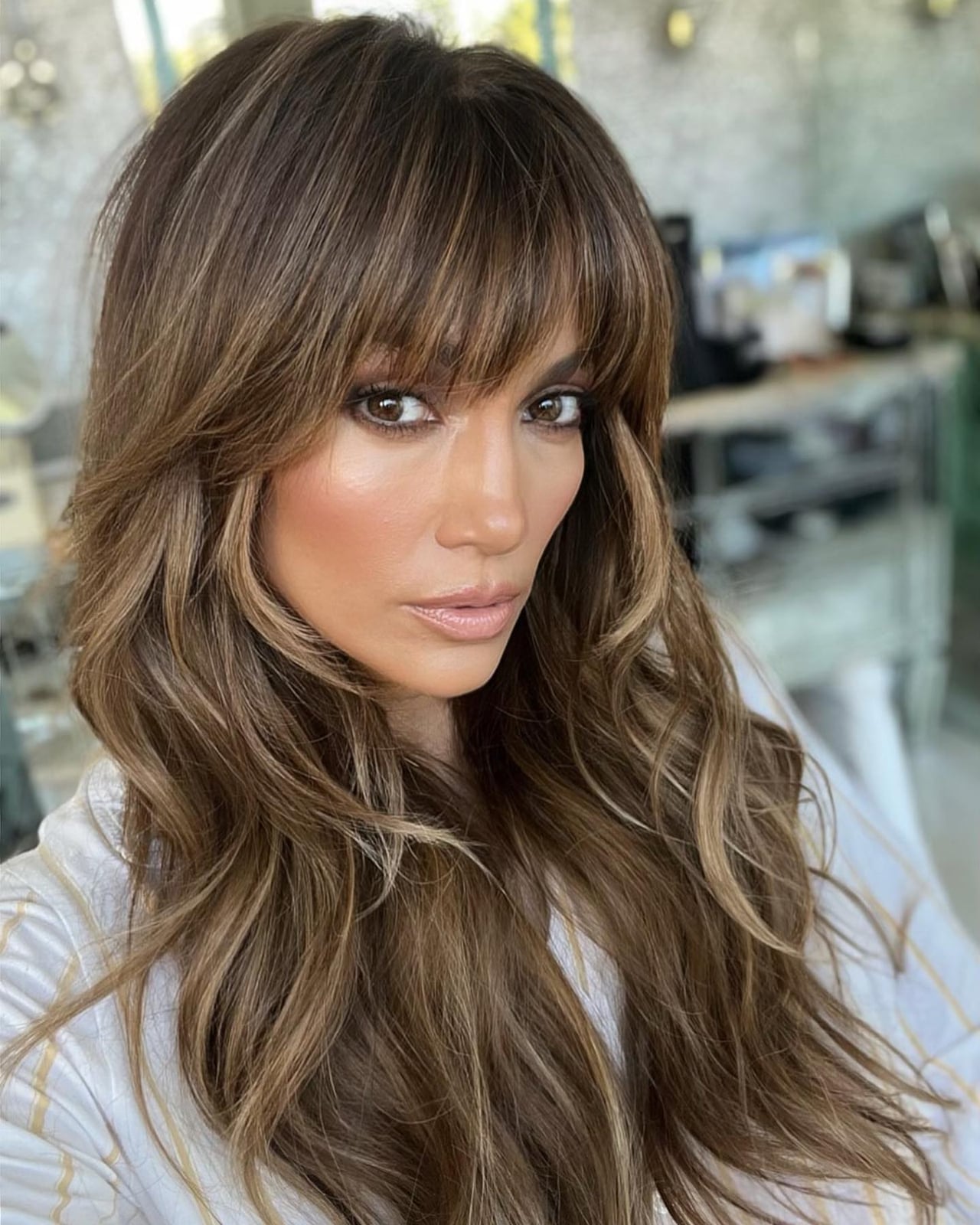Mid-Back Brunette Shag With Blonde Highlights Mid-Back Brunette Shag With Blonde Highlights — Simple Shag Hairstyles