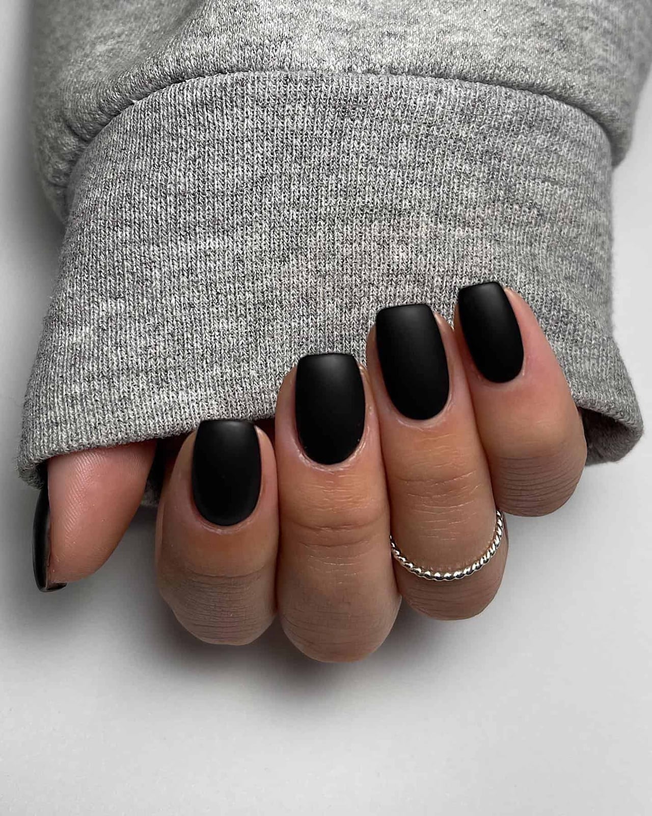 Deep Matte Black Short Oval Nails Deep Matte Black Short Oval Nails — Simple Short Black Nails
