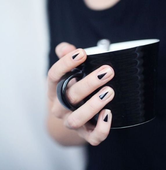 Sheer Nude Short Almond Geometric Triangle Nails Sheer Nude Short Almond Geometric Triangle Nails — Simple Short Black Nails