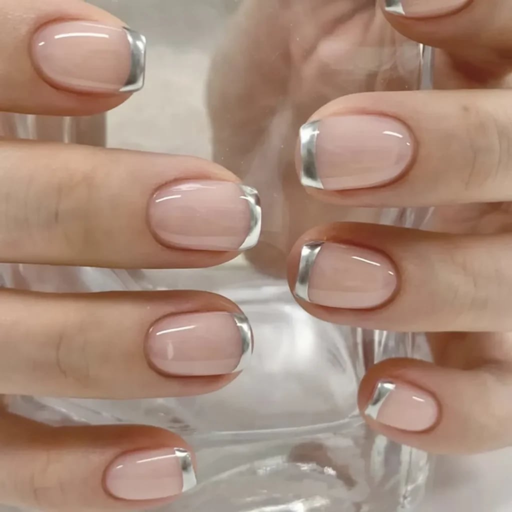 Metallic Silver French Tip Short Square Nails Metallic Silver French Tip Short Square Nails — Simple Short French Tip Nails