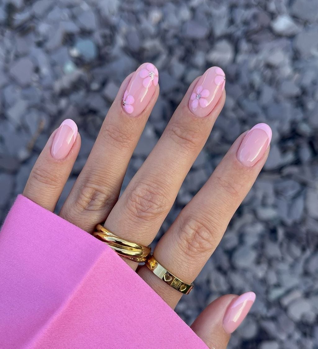 Floral and Dot Accent French Tip Short Almond Nails Floral and Dot Accent French Tip Short Almond Nails — Simple Short French Tip Nails