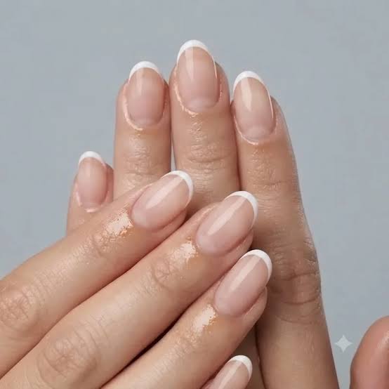 Milky Pink Classic White French Tip Short Almond Nails Milky Pink Classic White French Tip Short Almond Nails — Simple Short French Tip Nails