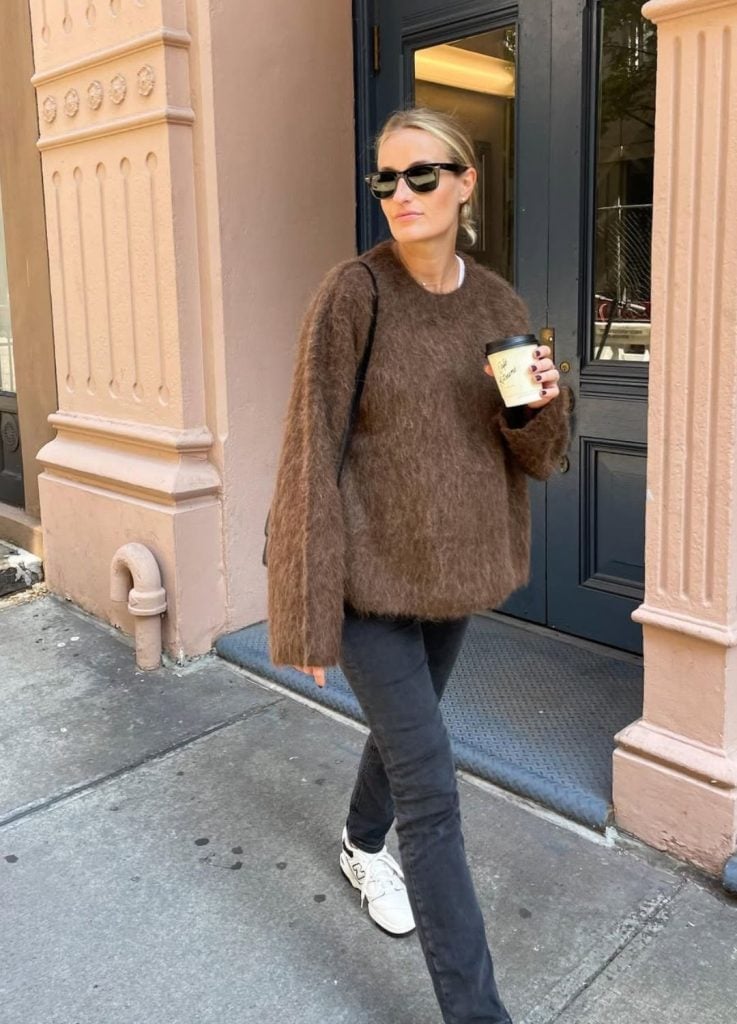 Gray Skinny Jeans With Fuzzy Sweater And White Sneakers — Simple Skinny Jeans Outfits