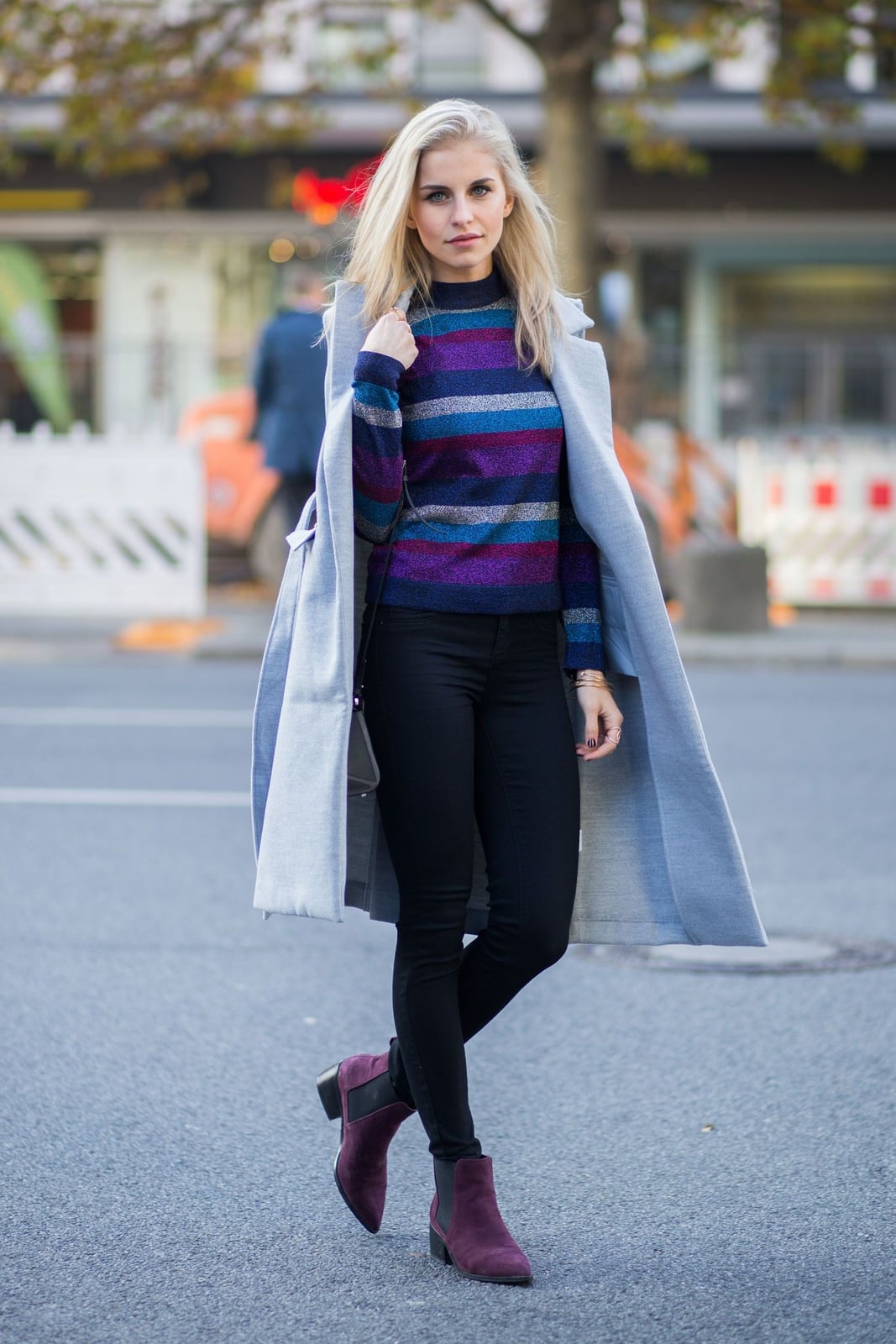 Black Skinny Jeans With Striped Sweater And Long Coat — Simple Skinny Jeans Outfits