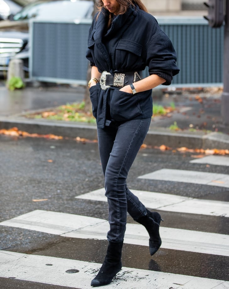 Gray Skinny Jeans With Black Sweater And Oversized Jacket — Simple Skinny Jeans Outfits