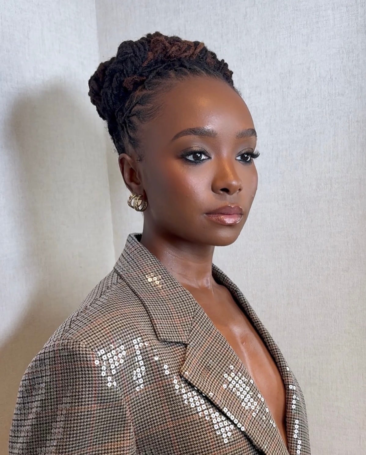 Wavy Collarbone Locs Intricate Updo Wavy Collarbone Locs Intricate Updo — Simple Starter Locs