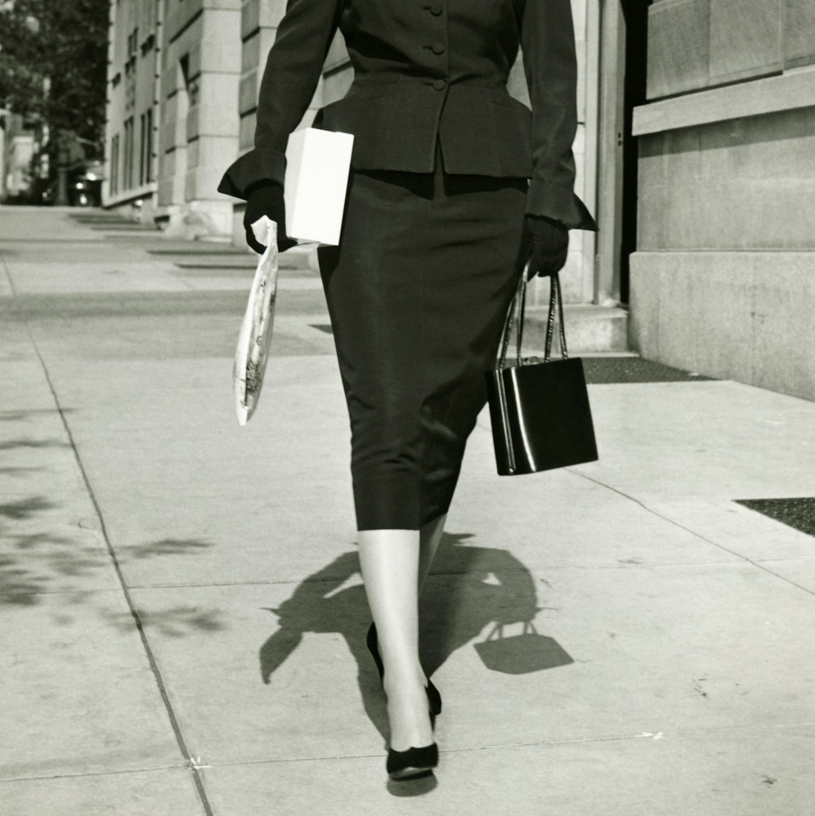 Dark Tailored Suit with Sharp Tailoring — Trendy 50s Style