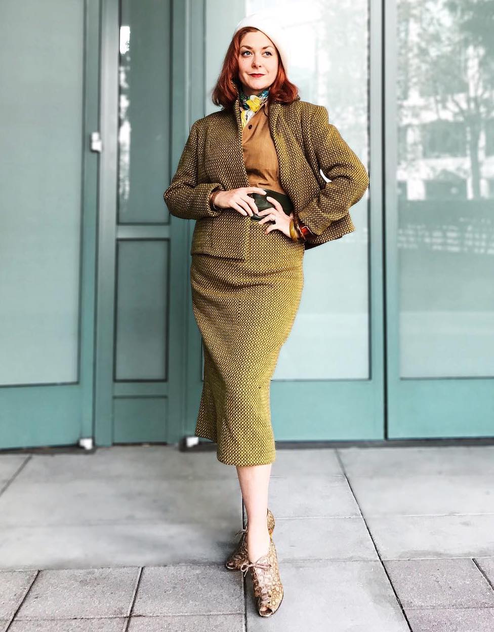 Full Tweed Suit with a Structured Jacket and Pencil Skirt — Trendy 50s Style