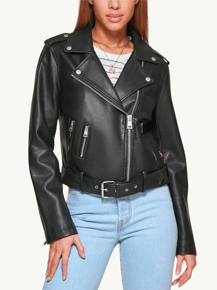 Oversized Yellow Blazer Over Crop Top and Denim Jeans Oversized Yellow Blazer Over Crop Top and Denim Jeans — Trendy 80s Party Outfit
