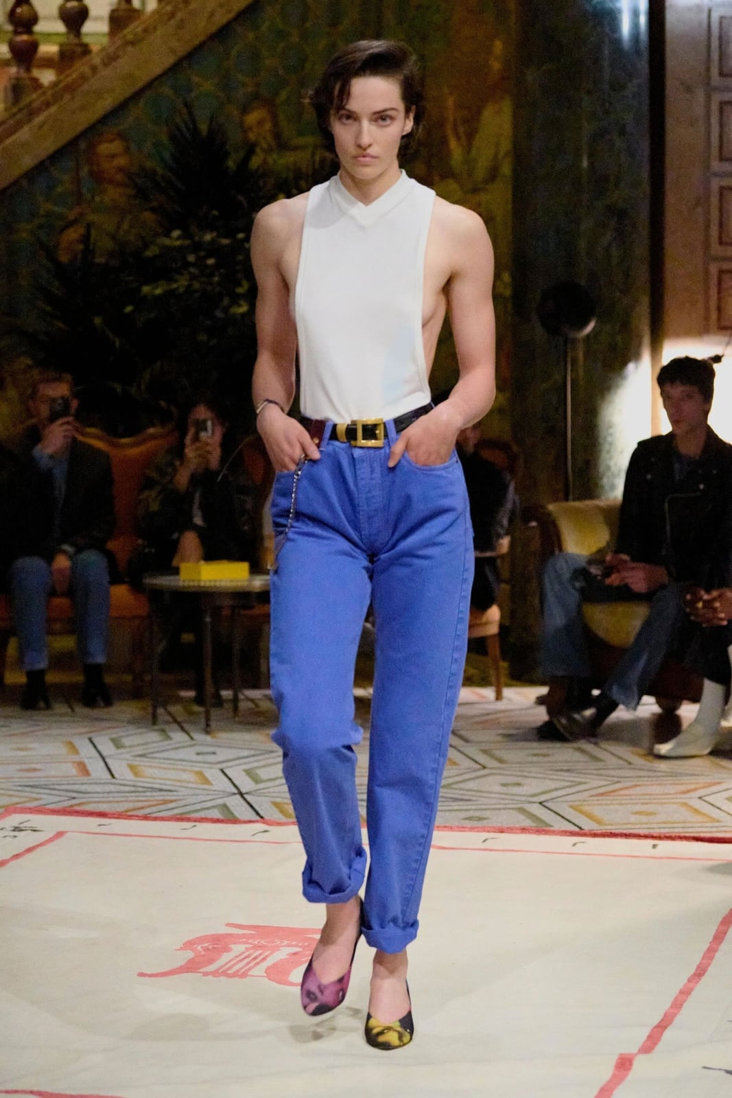 High-Waisted Cuffed Jeans With Sleeveless Top High-Waisted Cuffed Jeans With Sleeveless Top — Trendy 80s Style