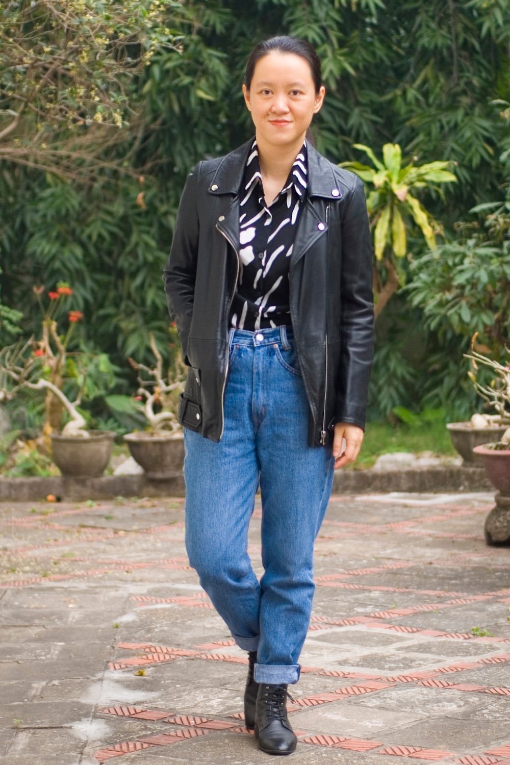 Leather Jacket With Mom Jeans Leather Jacket With Mom Jeans — Trendy 80s Style