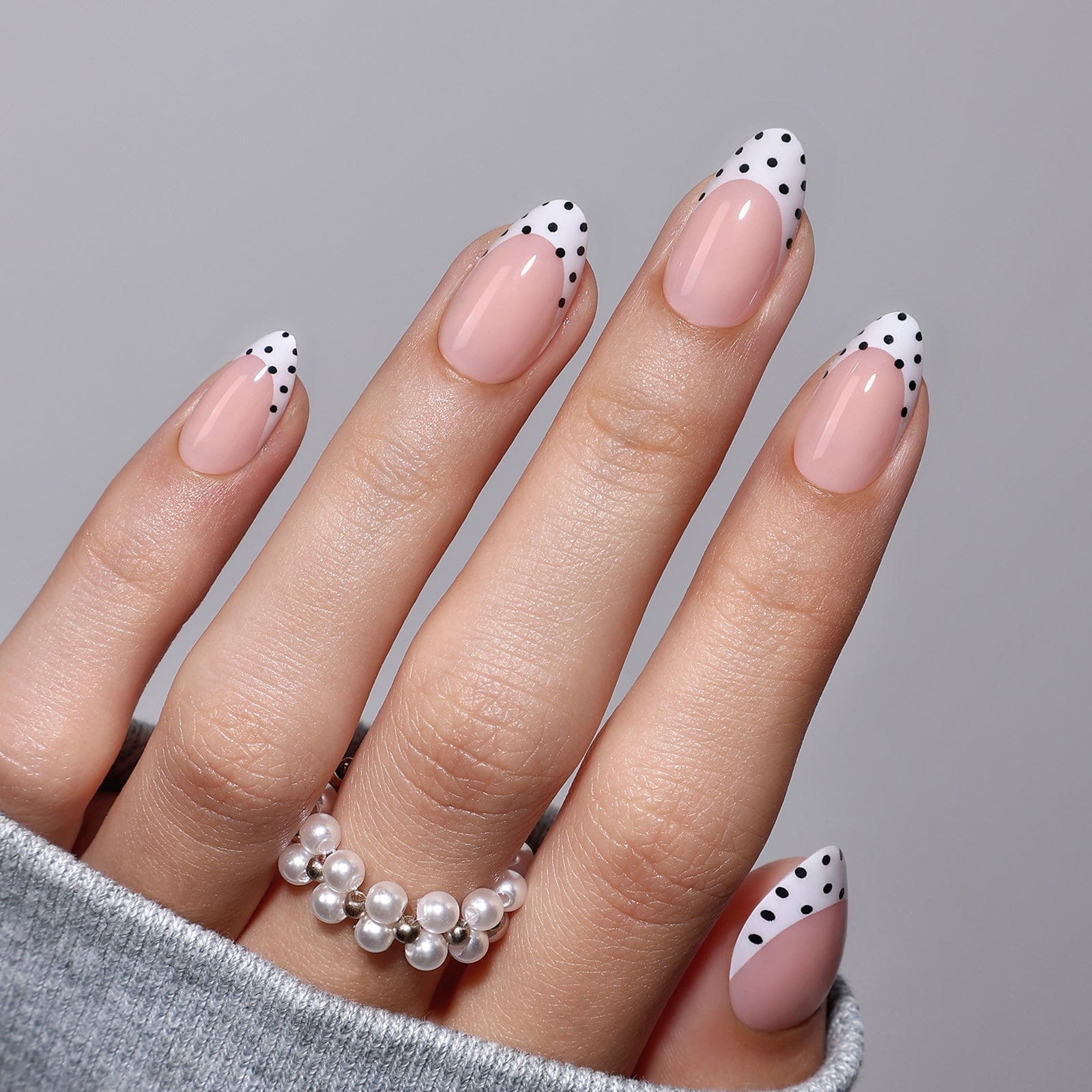 Short Almond Pink Polka Dot French Short Almond Pink Polka Dot French — Trendy Almond Nails French