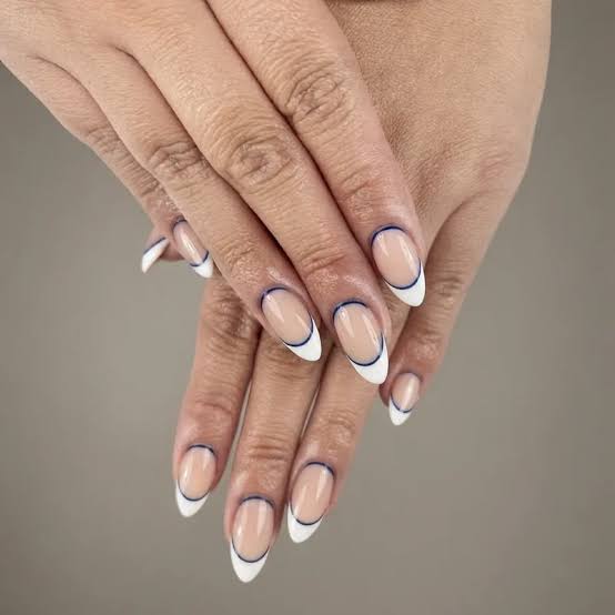Medium Almond Navy Outline French Medium Almond Navy Outline French — Trendy Almond Nails French