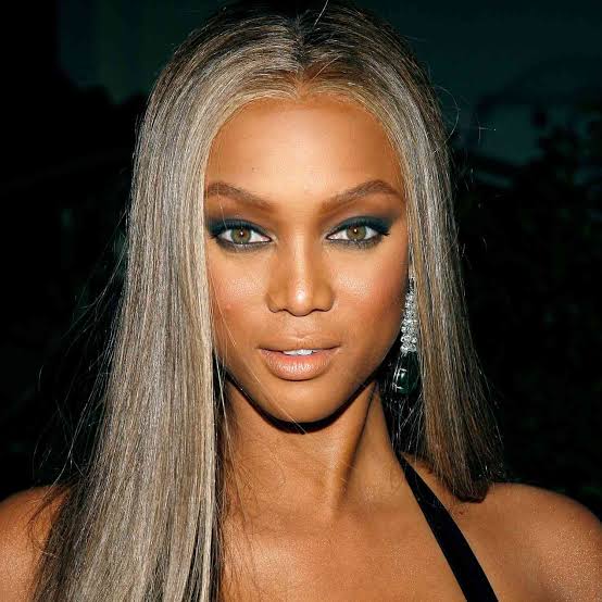 Mid-Back Straight Ash Brown With Ash Blonde Highlights, Middle — Trendy Ash Brown Hair