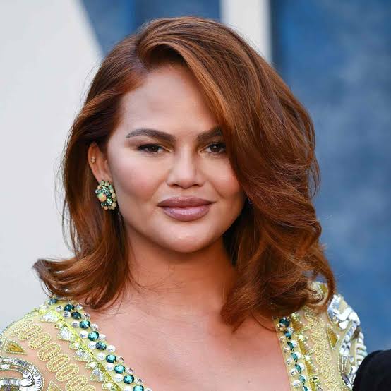 Collarbone Lob Deep Auburn With Copper Collarbone Lob Deep Auburn With Copper — Trendy Auburn Hair Color