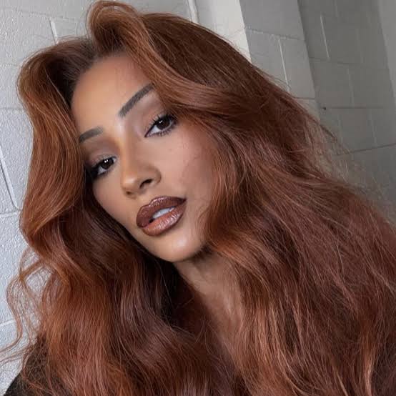 Mid-Back Auburn With Copper Highlights and Curtain Bangs Mid-Back Auburn With Copper Highlights and Curtain Bangs — Trendy Auburn Hair Color