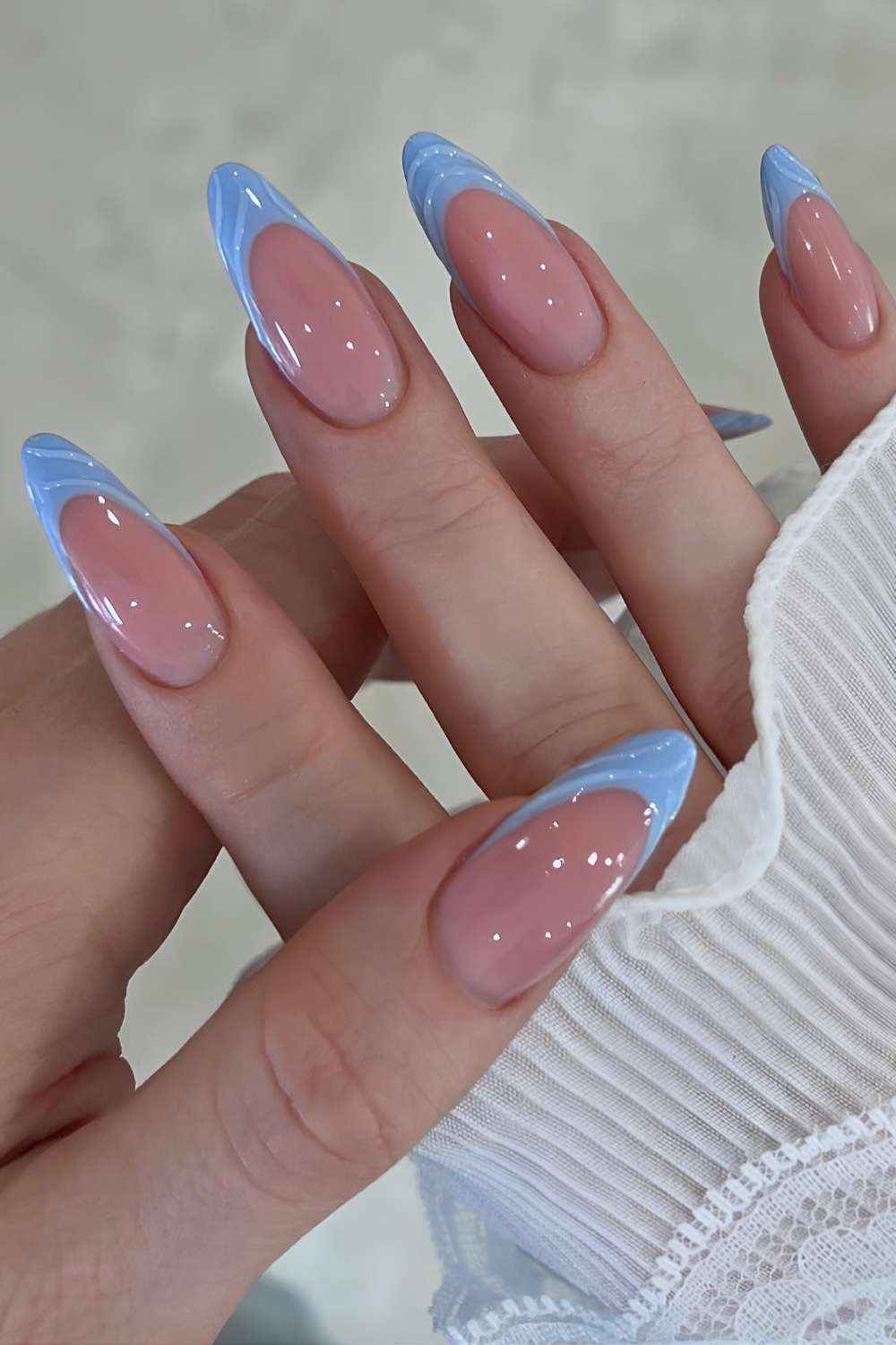 Medium Almond French With Baby Blue Tips, миндаль — Trendy Baby Blue Nails