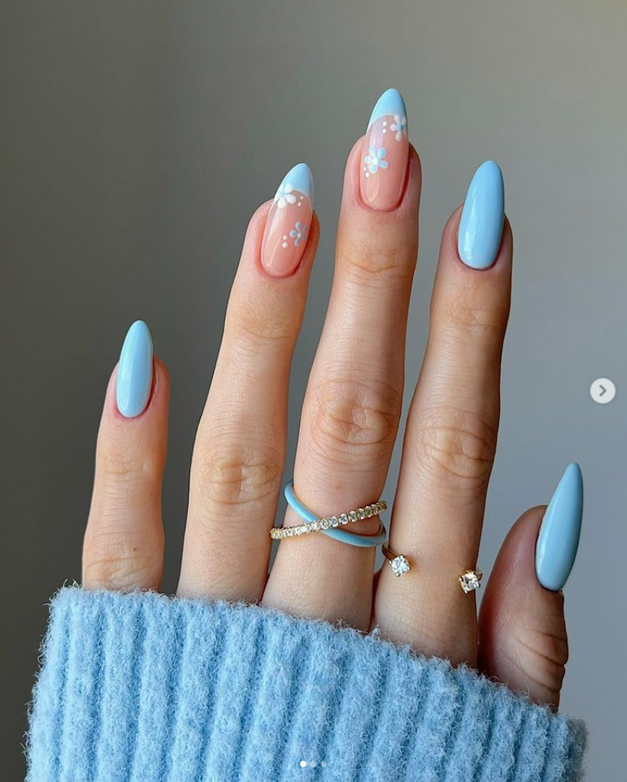 Medium Almond Mix Of Baby Blue Designs With голубые френч-кончики — Trendy Baby Blue Nails