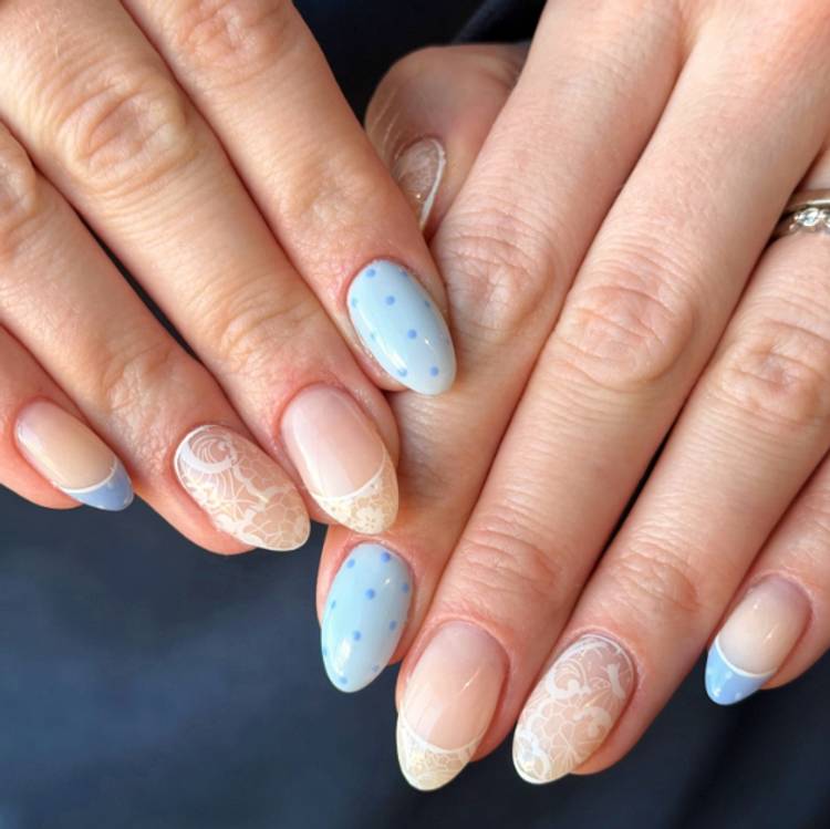 Short Almond Minimalist Baby Blue French — Trendy Baby Blue Nails