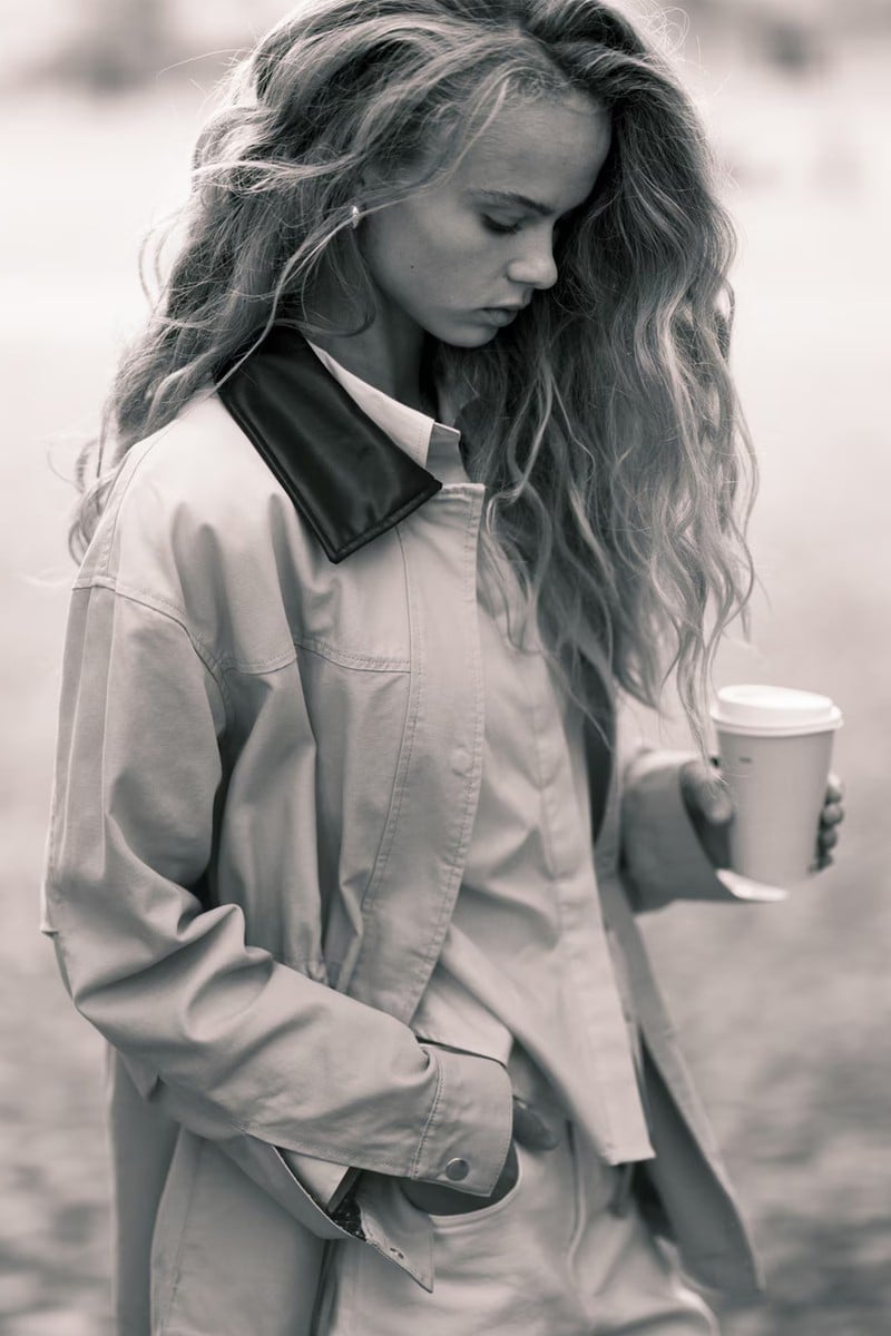 Beige Barn Jacket with Black Leather Collar, Boxy Beige Barn Jacket with Black Leather Collar, Boxy — Trendy Barn Jacket Outfit