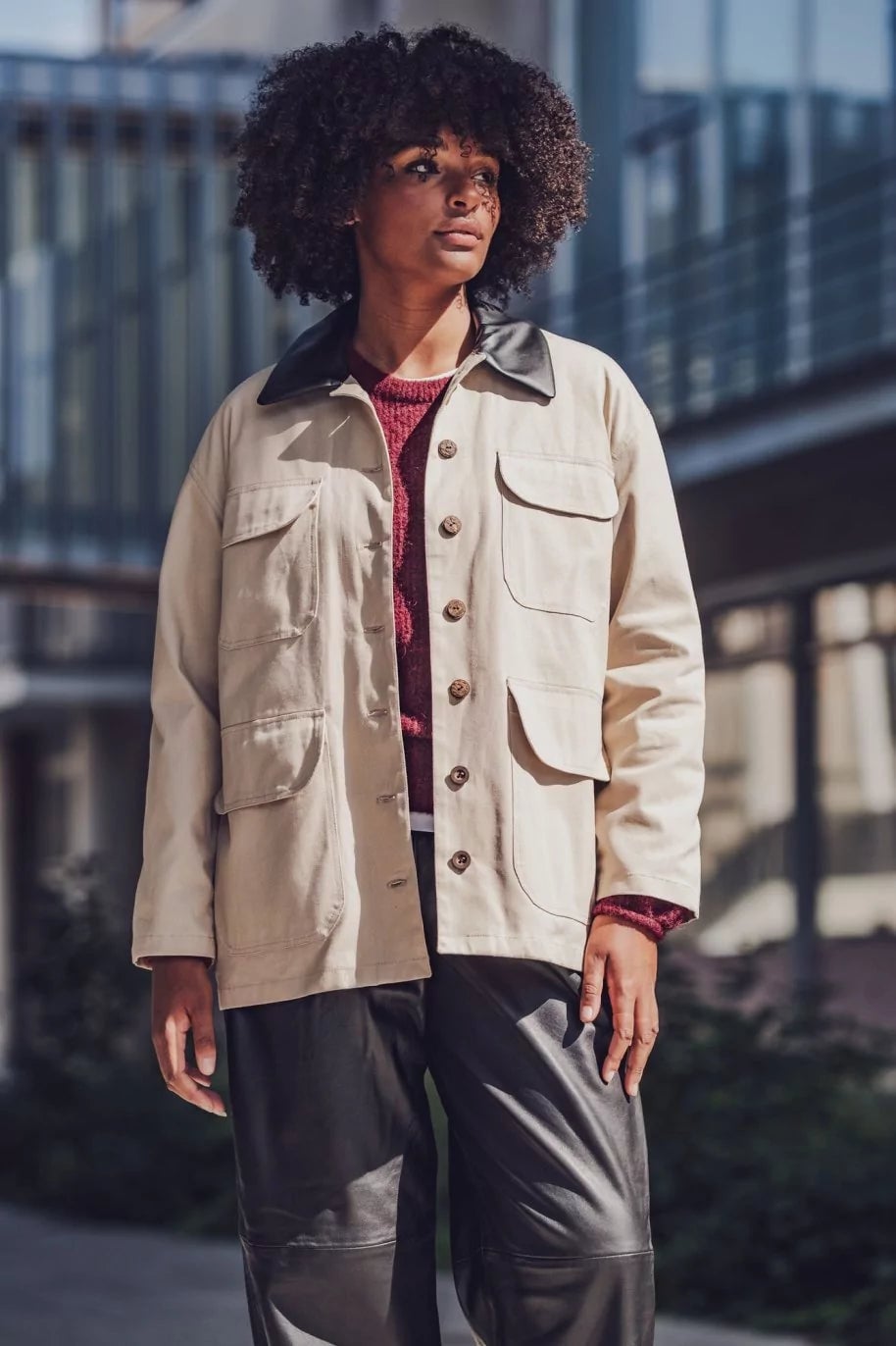Beige Canvas Barn Jacket with Leather Collar Beige Canvas Barn Jacket with Leather Collar — Trendy Barn Jacket Outfit