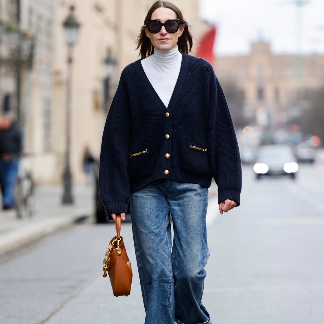 Navy Cardigan with White Turtleneck and Wide Jeans Navy Cardigan with White Turtleneck and Wide Jeans — Trendy Basic Outfits