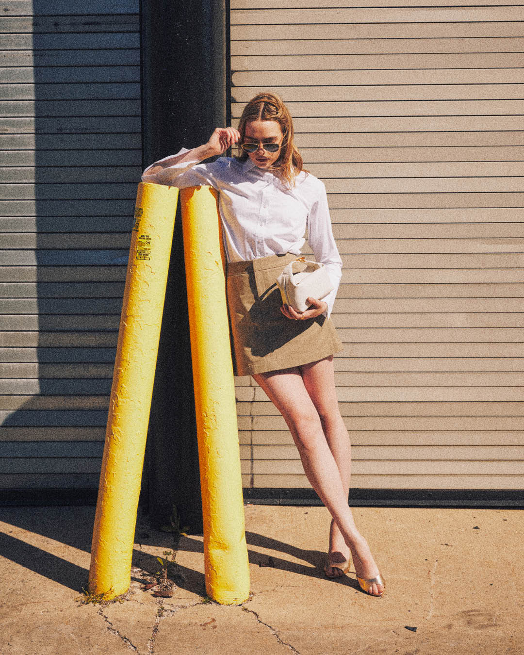 White Shirt with Beige Mini Skirt and Gold Sandals White Shirt with Beige Mini Skirt and Gold Sandals — Trendy Basic Outfits