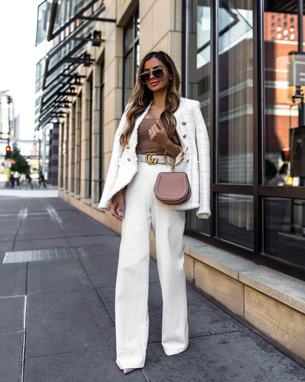 White Logo Belt With Wide Leg Pants White Logo Belt With Wide Leg Pants — Trendy Belt Outfits