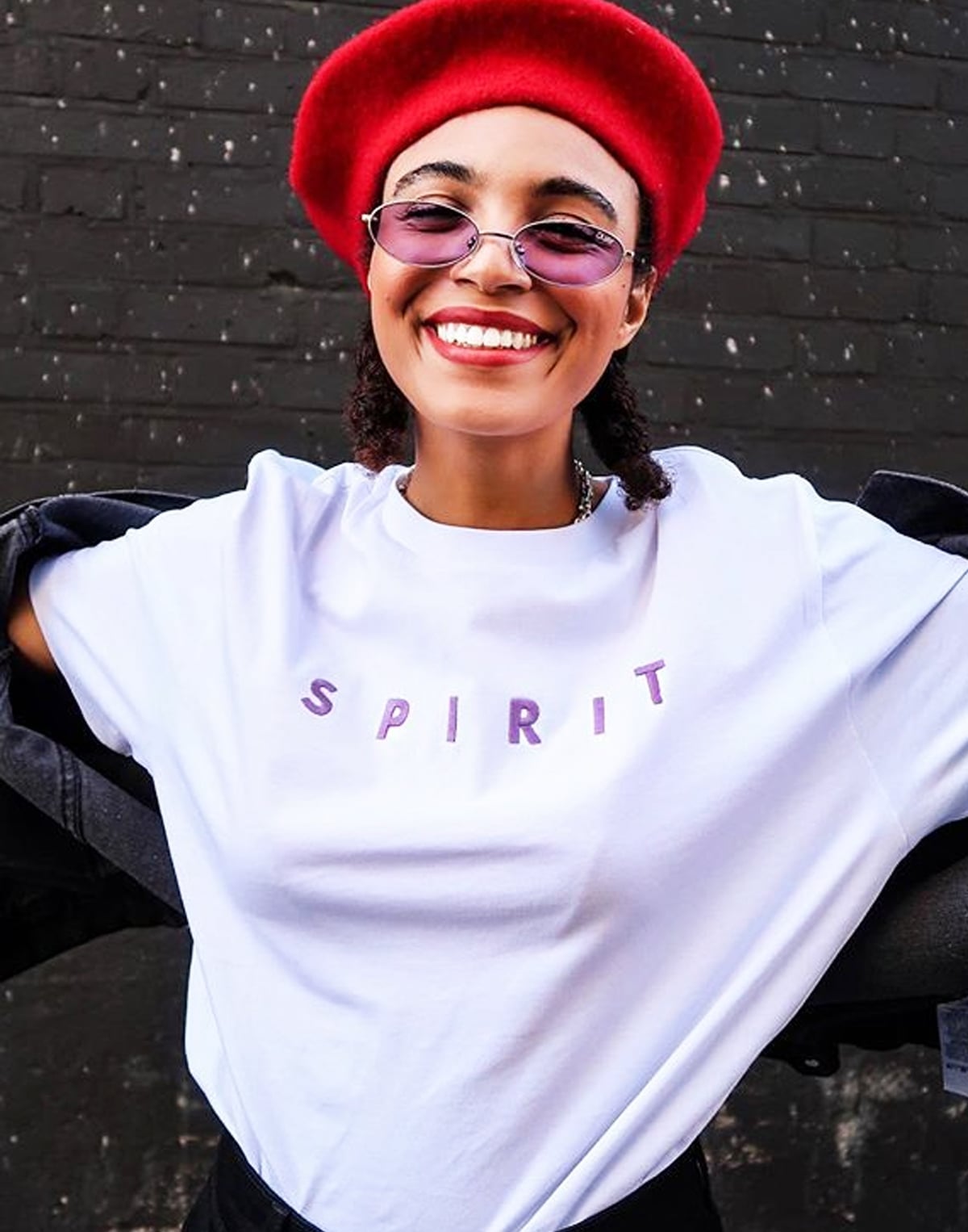 Denim Jacket and Red Beret with Graphic Tee — Trendy Beret Outfits
