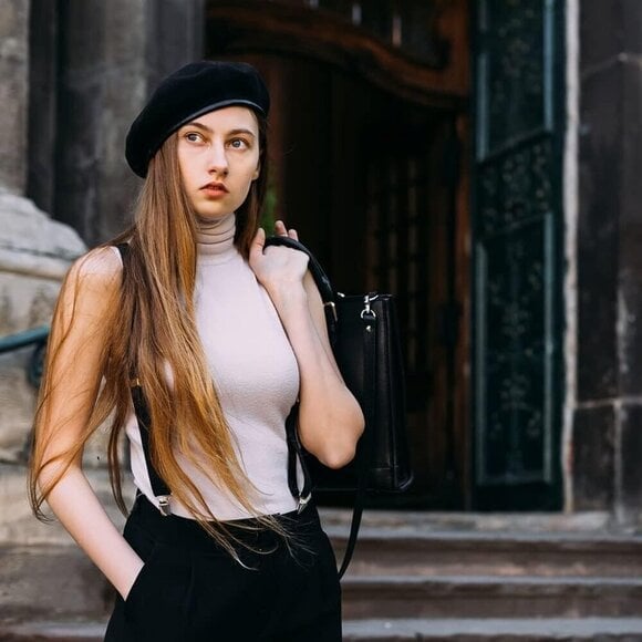 Wide-leg Pants with Suspenders and Beret — Trendy Beret Outfits