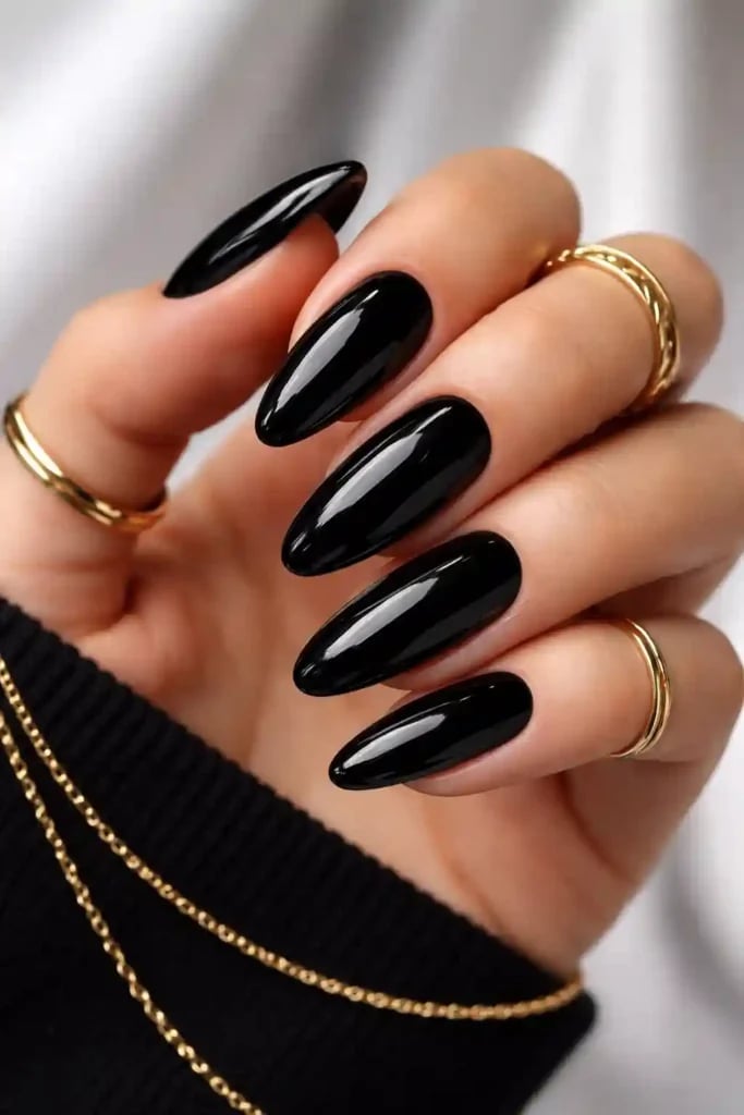 Perfectly Uniform Medium Almond Black Nails Perfectly Uniform Medium Almond Black Nails — Trendy Black Almond Nails