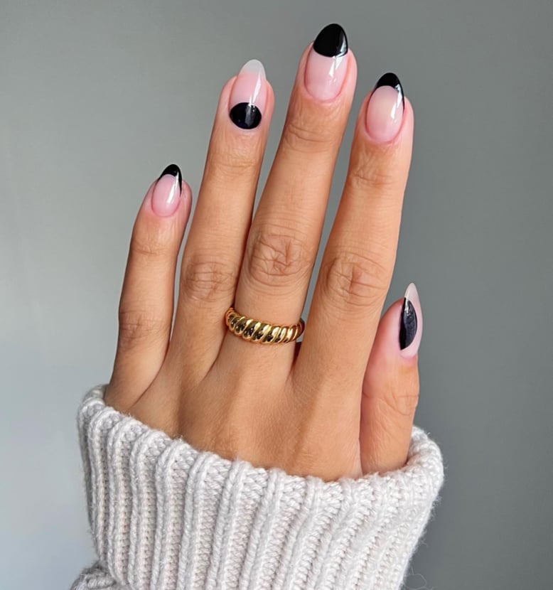 Medium Almond Sheer Pink With Black French Medium Almond Sheer Pink With Black French — Trendy Black Almond Nails