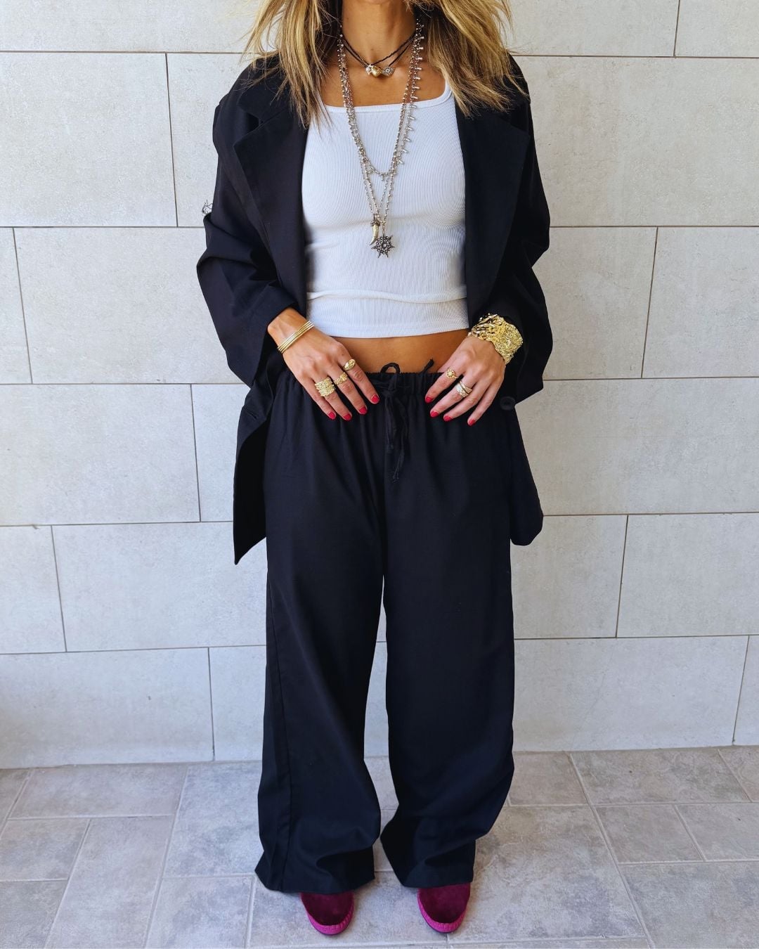 Relaxed Black Linen Trousers With Blazer And Tank Relaxed Black Linen Trousers With Blazer And Tank — Trendy Black Linen Pants Outfit