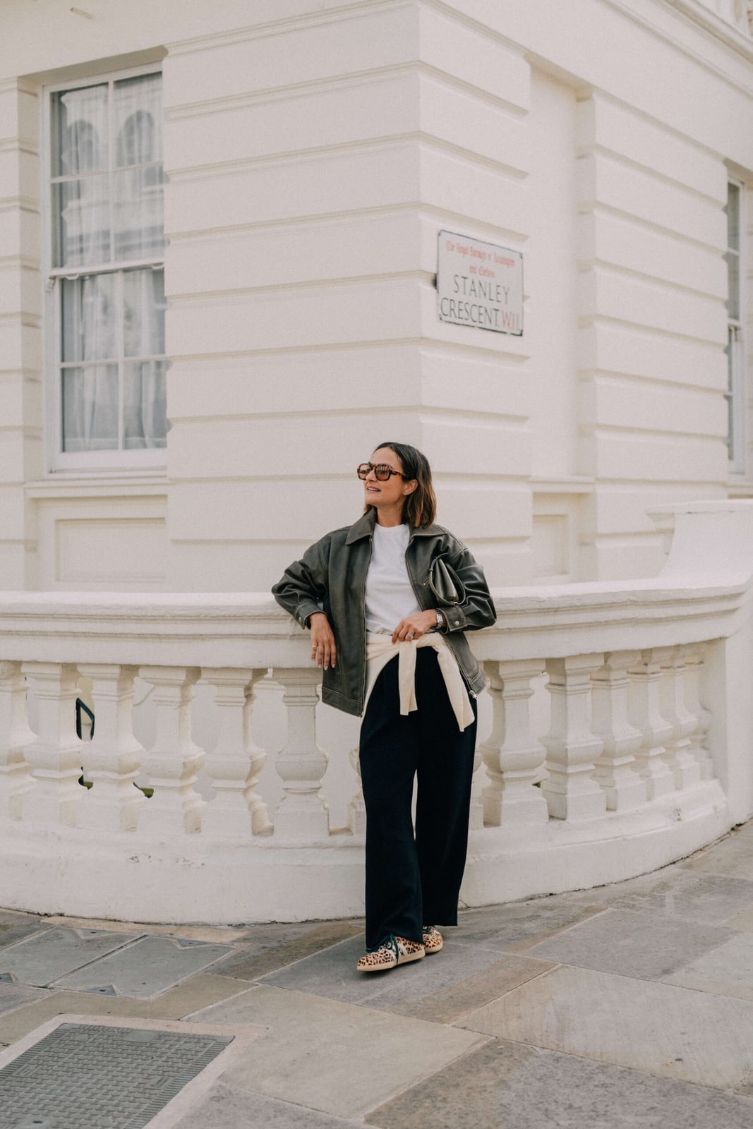Layered Casual Black Trousers With Olive Jacket Layered Casual Black Trousers With Olive Jacket — Trendy Black Linen Pants Outfit
