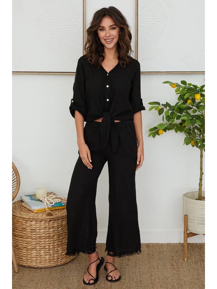 Black Linen Wide Leg Trousers With Raw Hem, Close-Up Take Black Linen Wide Leg Trousers With Raw Hem, Close-Up Take — Trendy Black Linen Pants Outfit