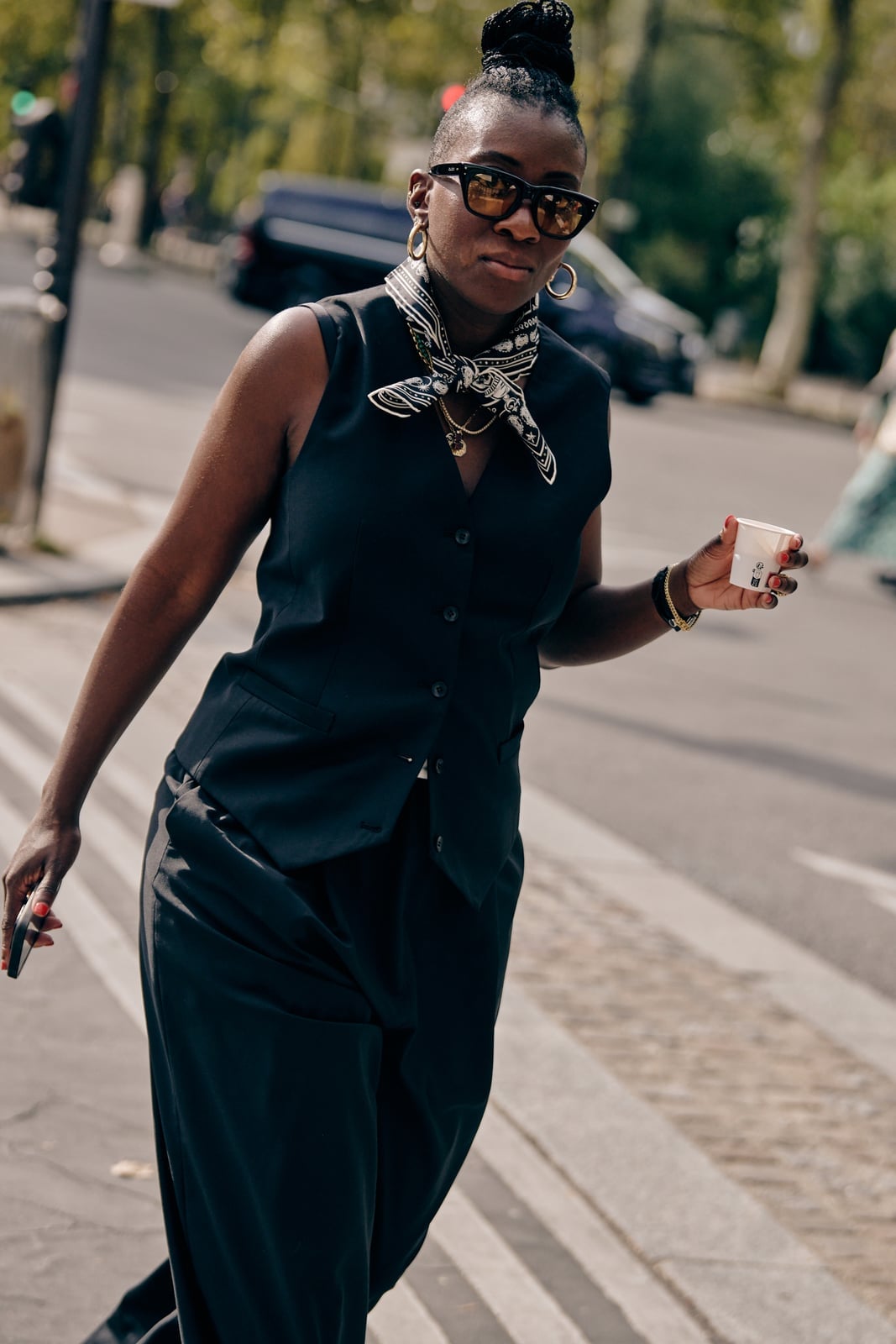 Casual Black Linen Trousers With Vest And Scarf Casual Black Linen Trousers With Vest And Scarf — Trendy Black Linen Pants Outfit