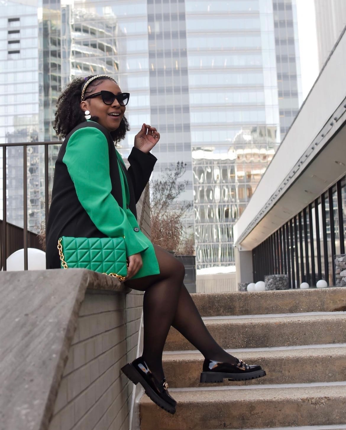 Chunky Loafers With Green Jacket And Tights Chunky Loafers With Green Jacket And Tights — Trendy Black Loafers Outfit
